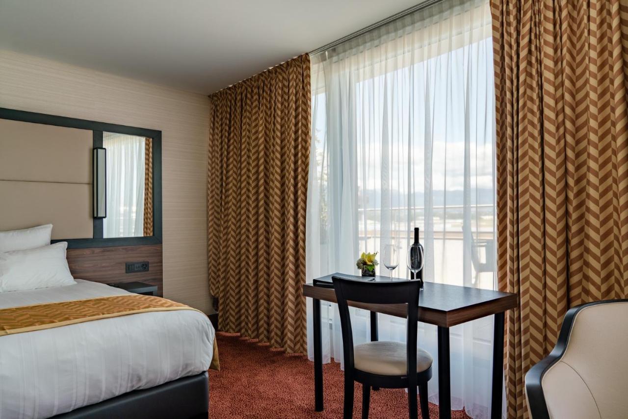 Nash Suites Airport Hotel Le Grand Saconnex Εξωτερικό φωτογραφία